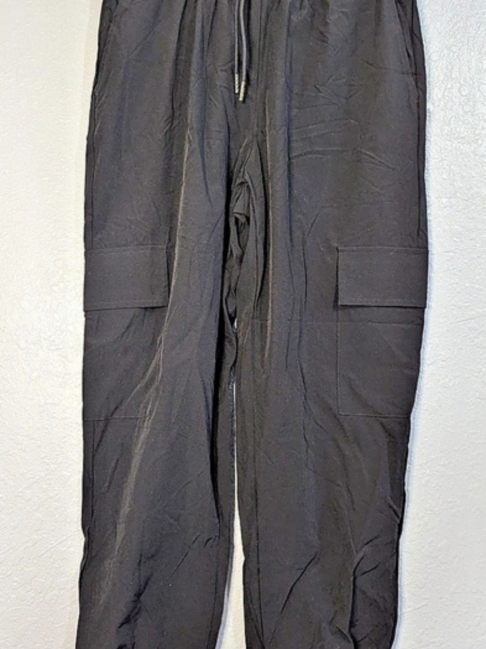 Halara Mid Rise Drawstring Pocket Casual Cargo Joggers Black Nylon Joggers Size